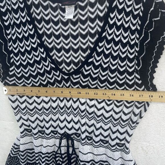 Torrid Y2K Black White Top Plus Size 3X Short Sleeve Perforated Semi Open Knit - Picture 7 of 11